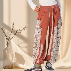 POL Burnt Sienna Crochet Patch Joggers Relaxed Fit Bohemian Pants Women's Sz L